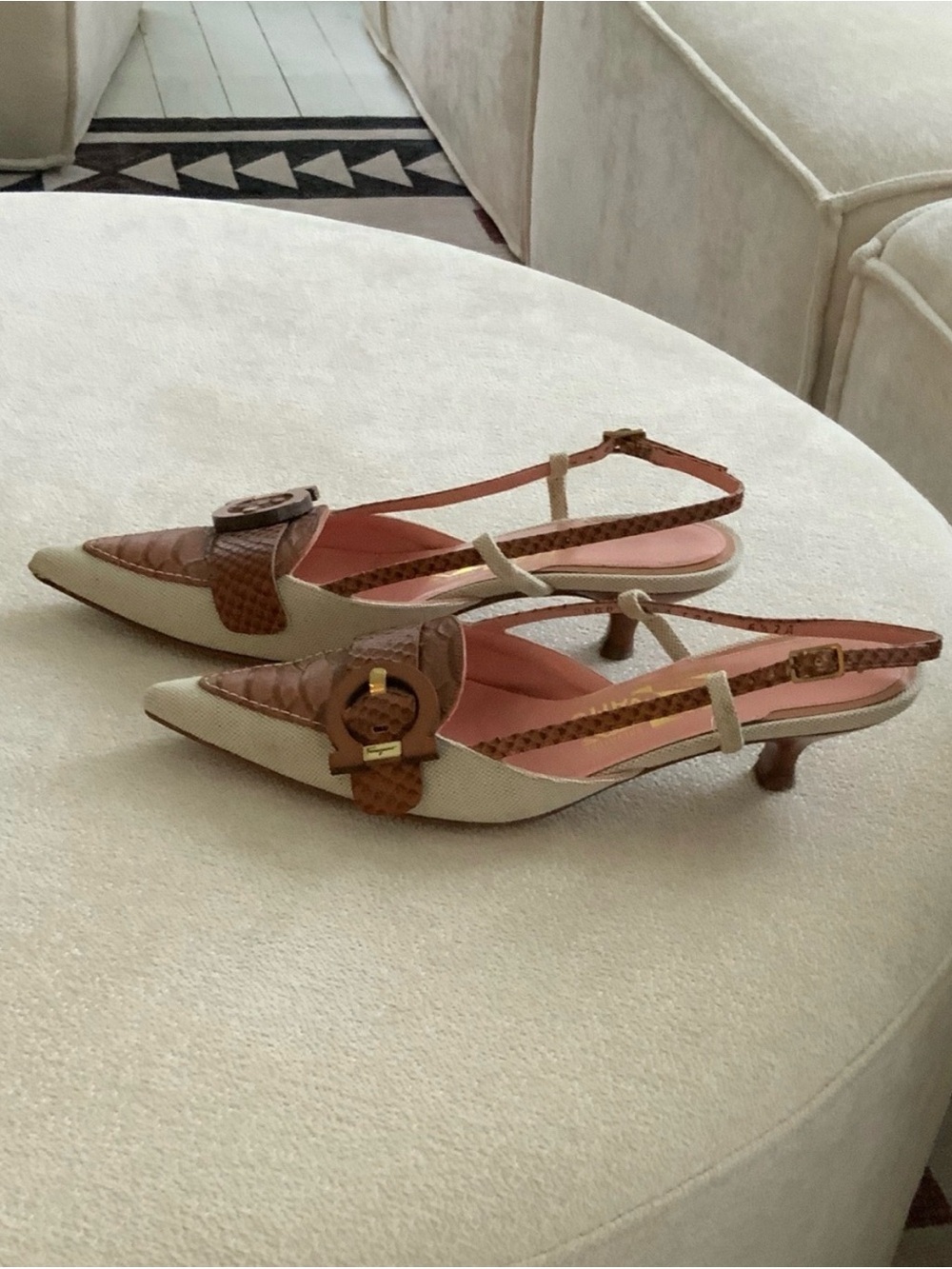 Salvatore Ferragamo White and Brown Pointed Slingback Mules - Picture 2 of 7